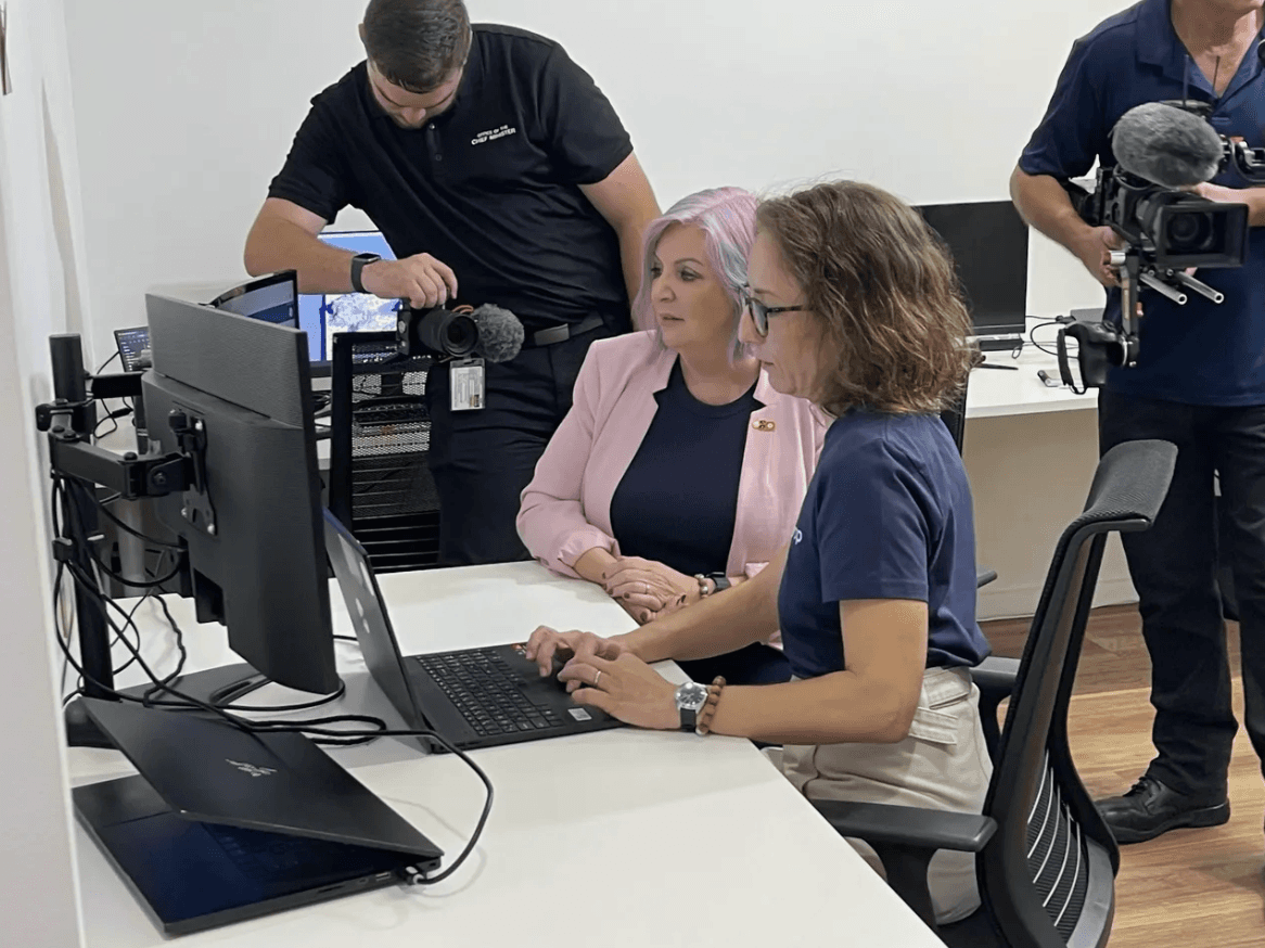 Jasmin Flori-Hess gives Demo of Raindrop to Minister Robyn Cahill
