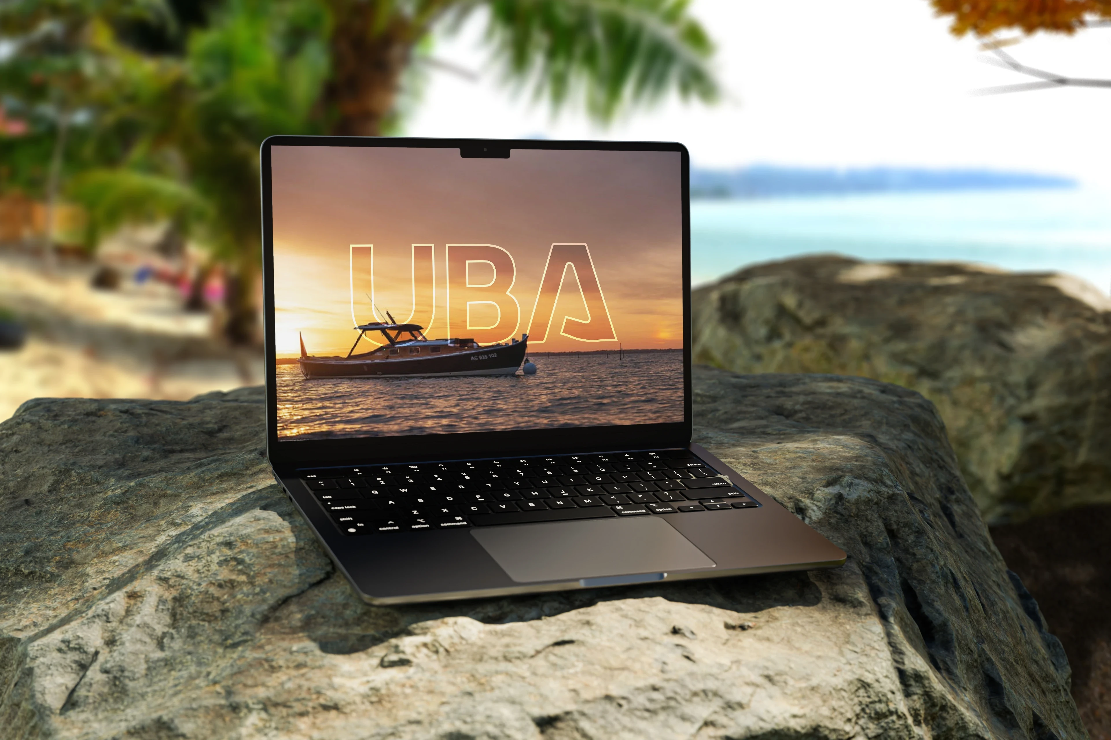 Présentation de l'écosystème numérique de l'UBA : mockup combinant la refonte du site web et les interfaces stratégiques de l'application mobile pour une expérience de réservation unifiée.