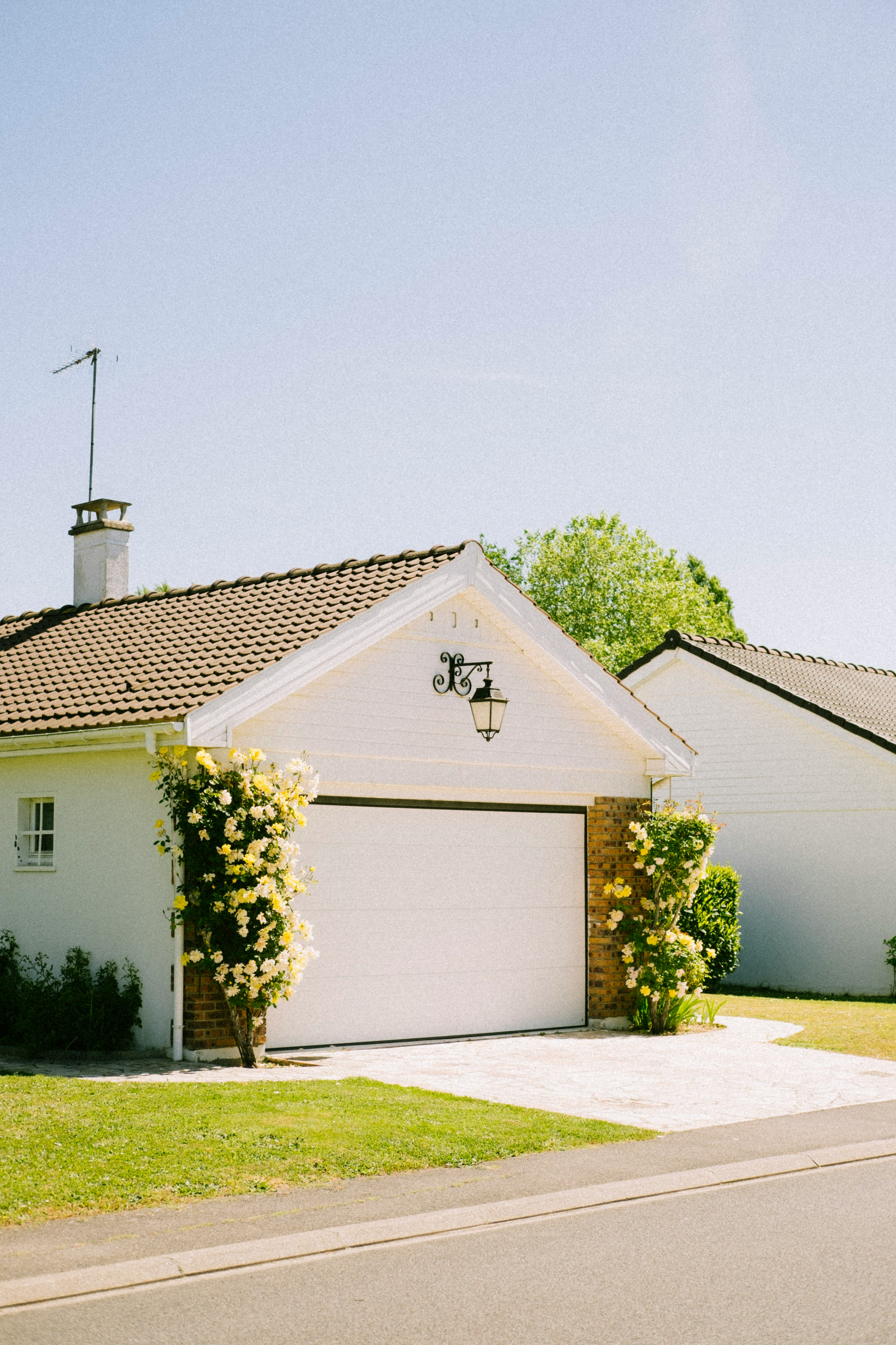 a Charlottesville house with a garage and a driveway