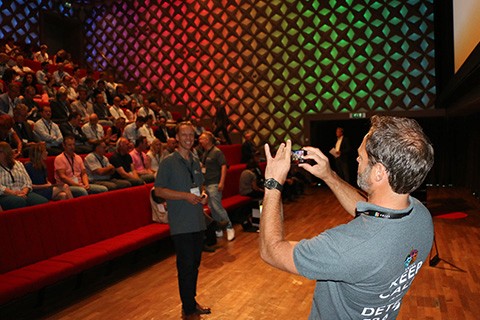 FRAUDtalks - jeroen morrenhof taking photo