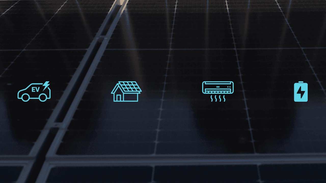 laadpaal, zonnepanelen, airco, accu icoontjes op een zonnepaneel achtergrond