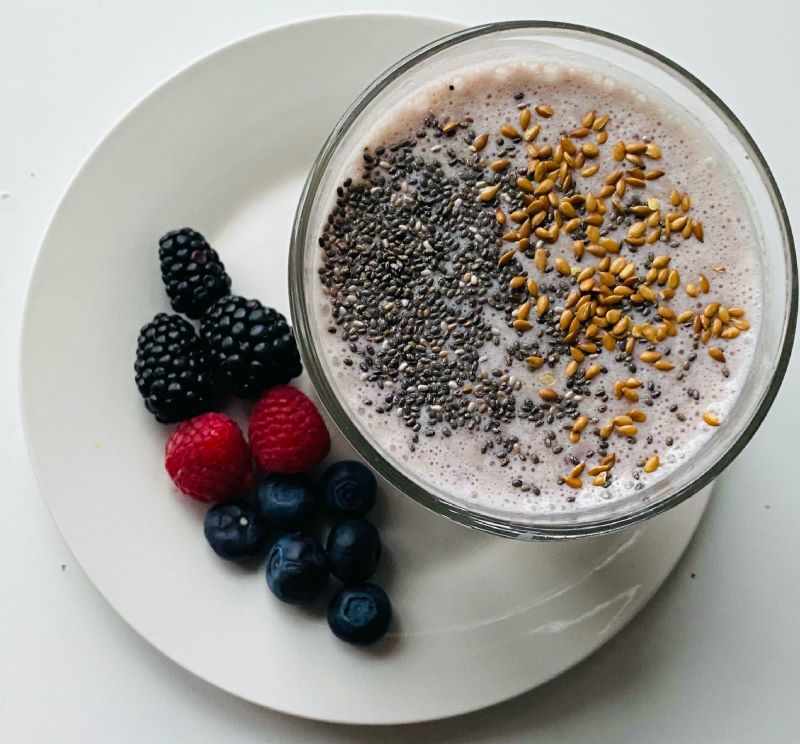 Smoothie con frutta e semi di chia