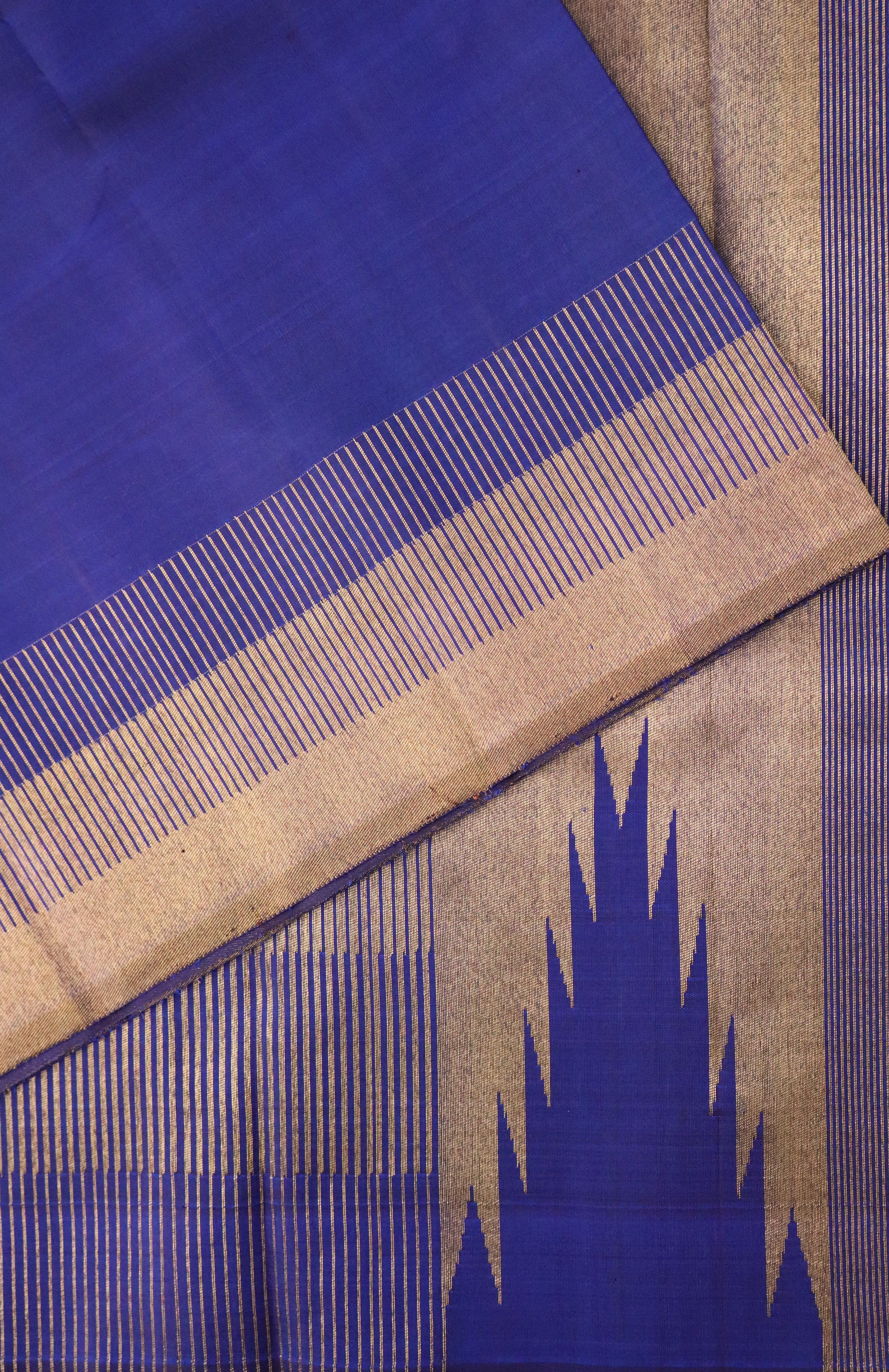 Vibrant Blue Thazhambu Kanchivaram Silk Saree