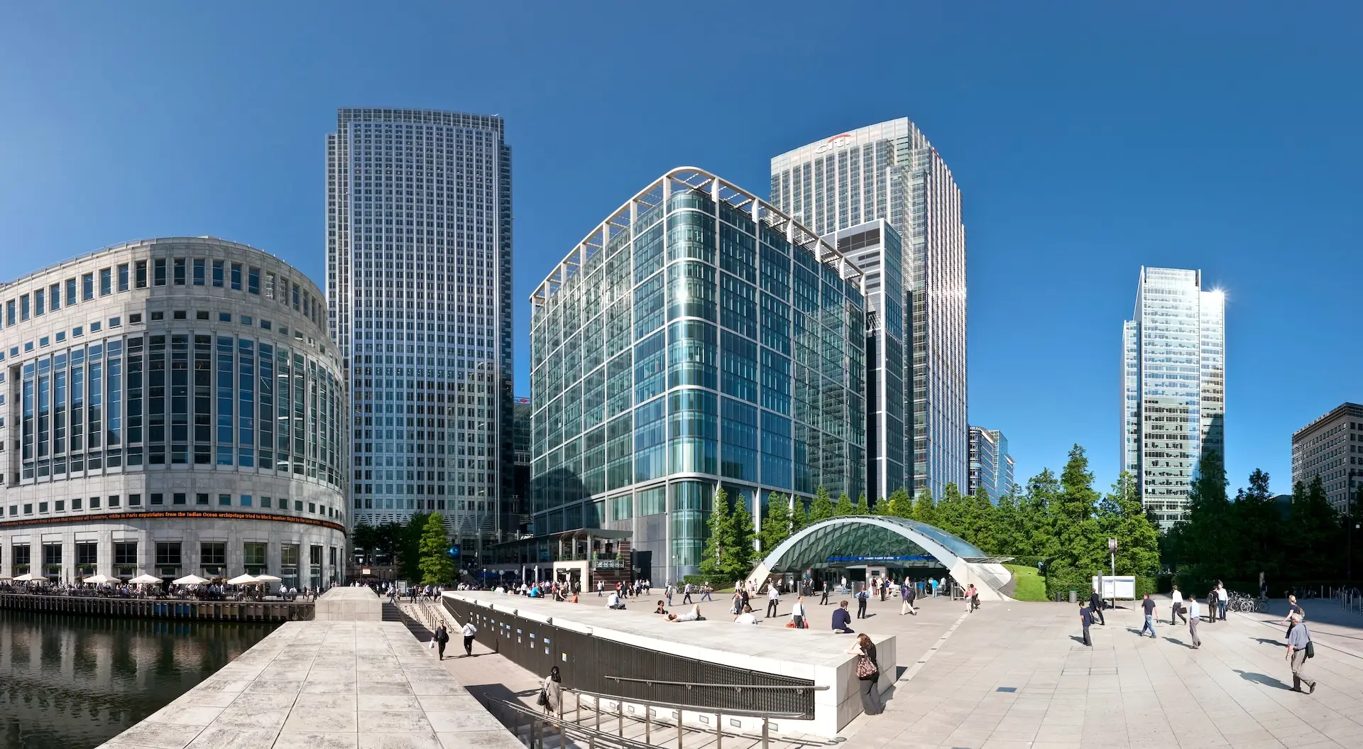 Canary Wharf financial district is just a 7 minute Elizabeth Line ride to Woolwich for teh Creative Kin London podcast studio