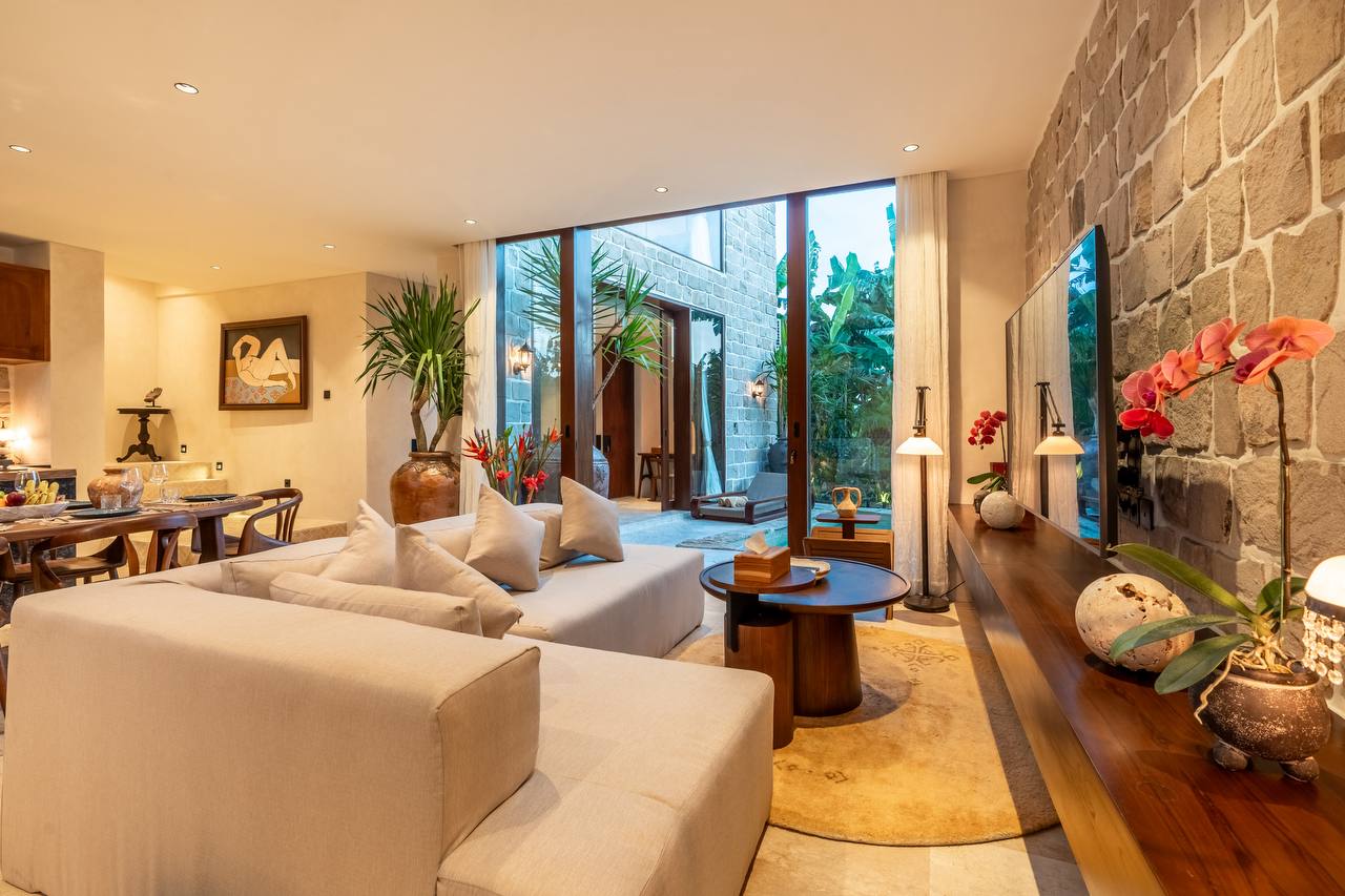 A modern 4-bedroom two-level villa in Canggu, Berawa