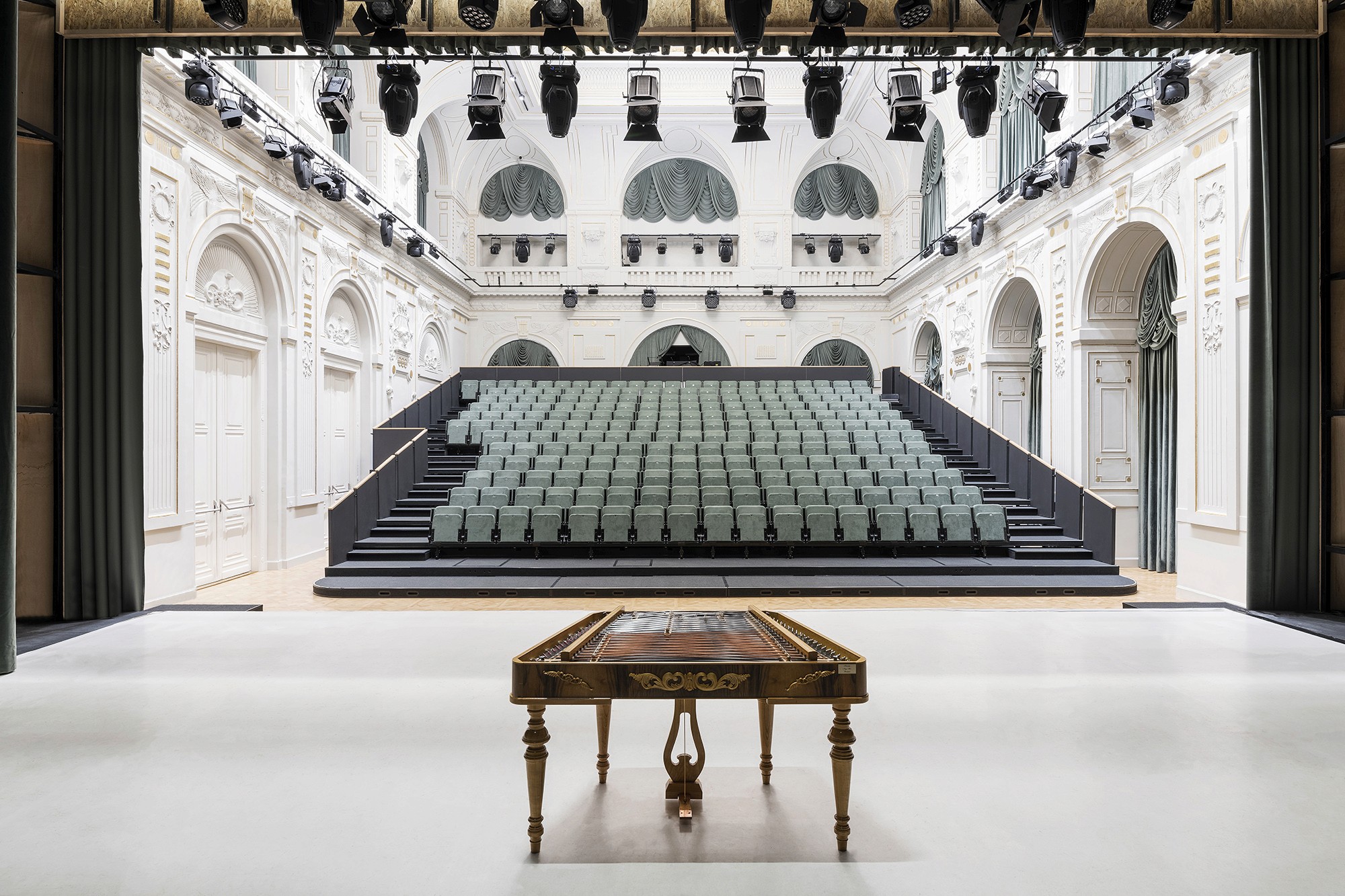 Hagyományok Háza _ Theater 1 _Kroki studio