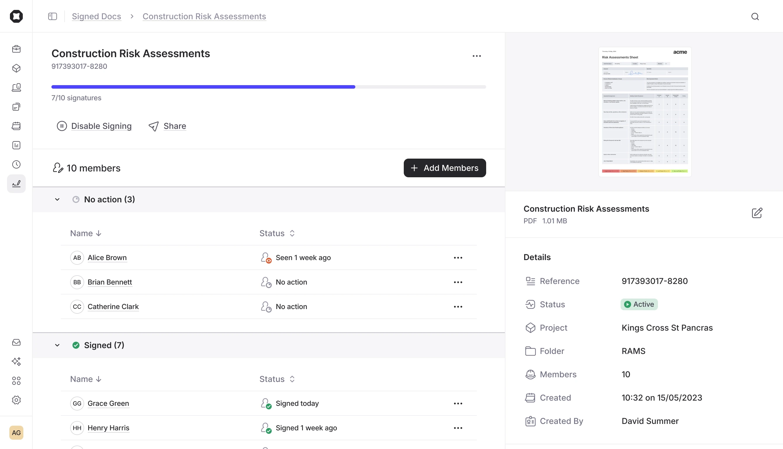 In light mode, looking at a Signed Doc in Onetrace. A progress bar shows 7/10 signatures collected. The members are grouped according to whether they have signed.