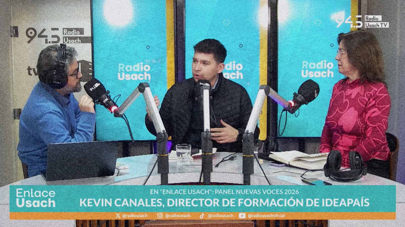 Foto de Kevin Canales en el panel de análisis del programa Enlace Usach, de Radio Usach, en nota multimedia de IdeaPaís.