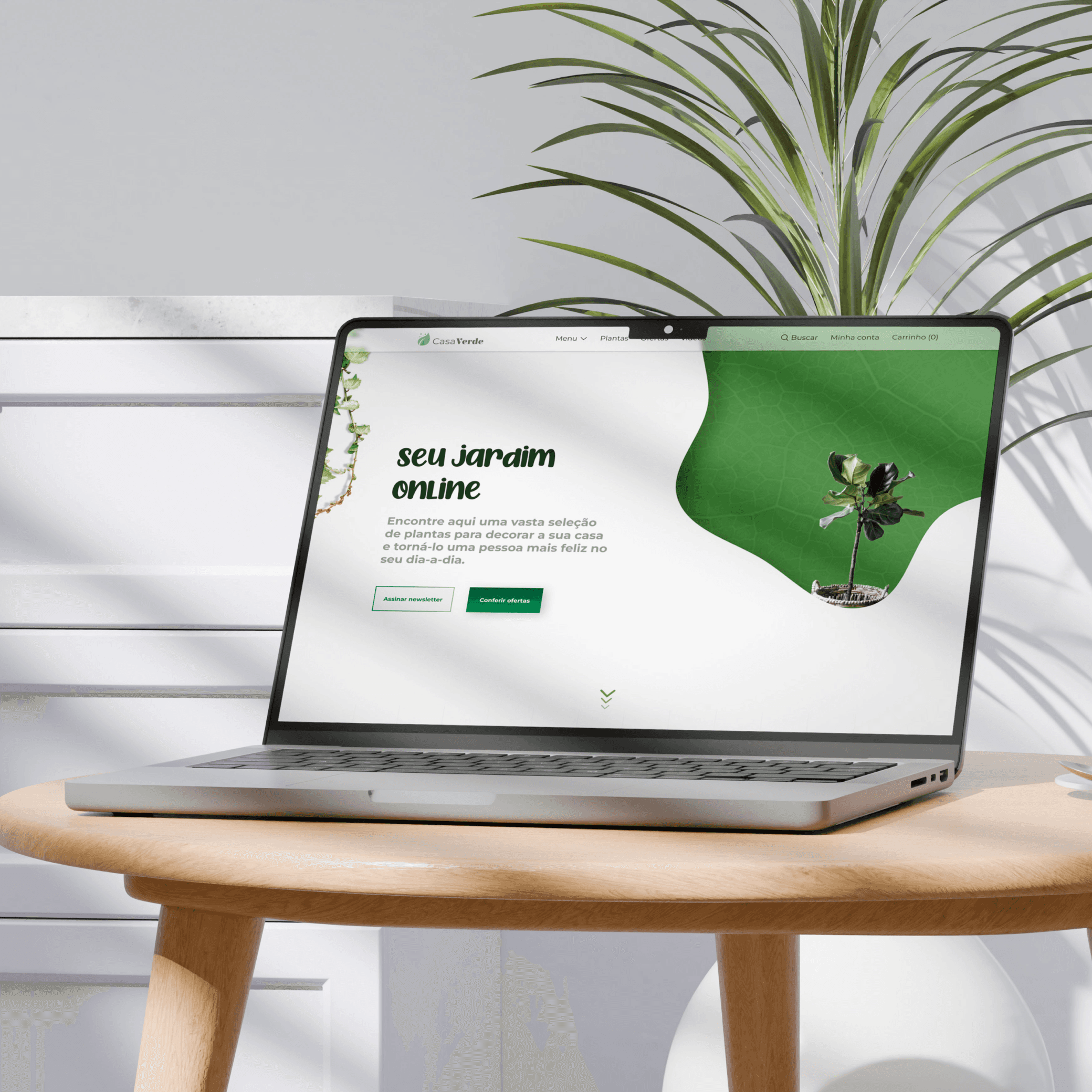 Mockup de notebook sobre uma mesa com a página principal da Casa Verde