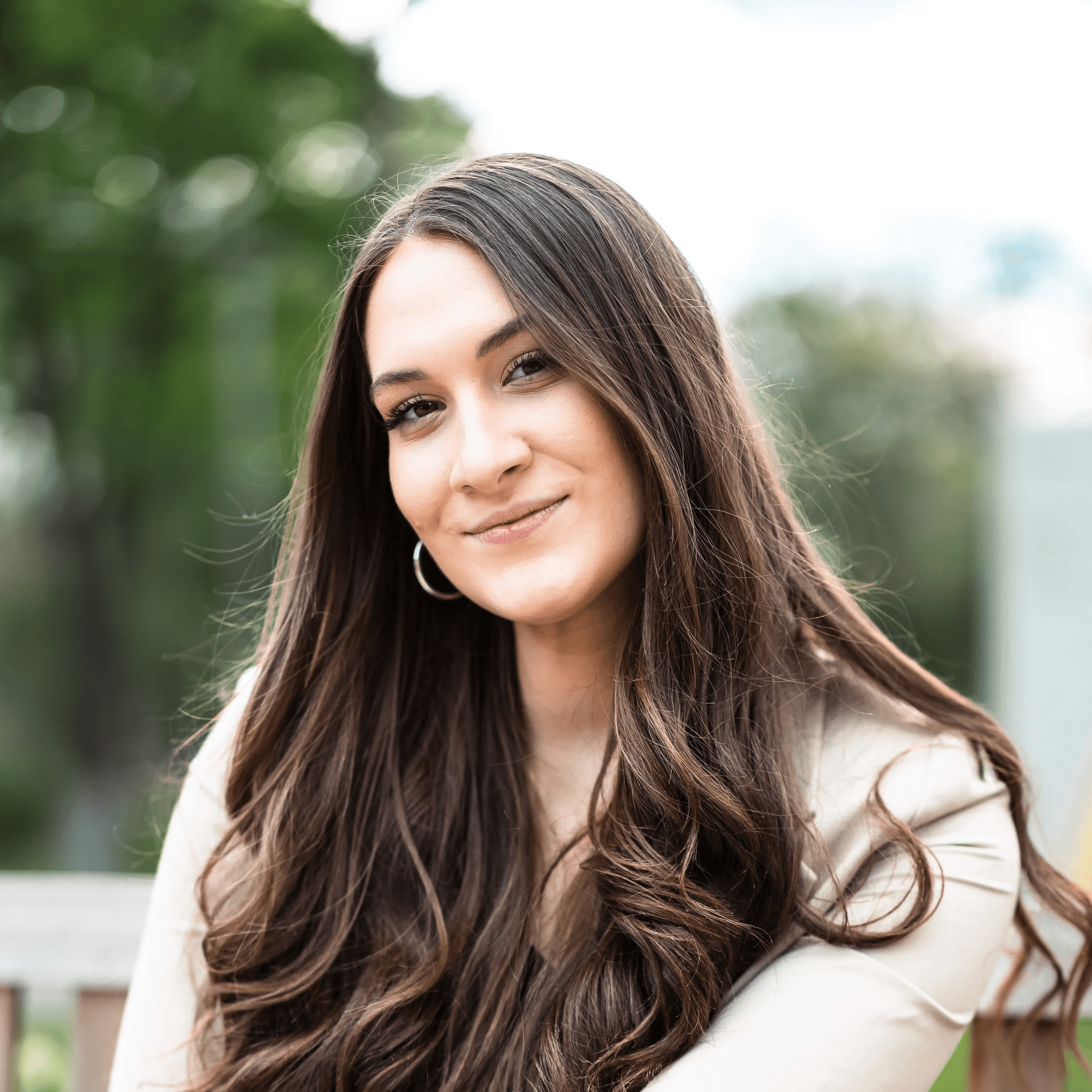 Kreatív portréfotózás természetes fényben - elégedett ügyfél visszajelzés Budapest