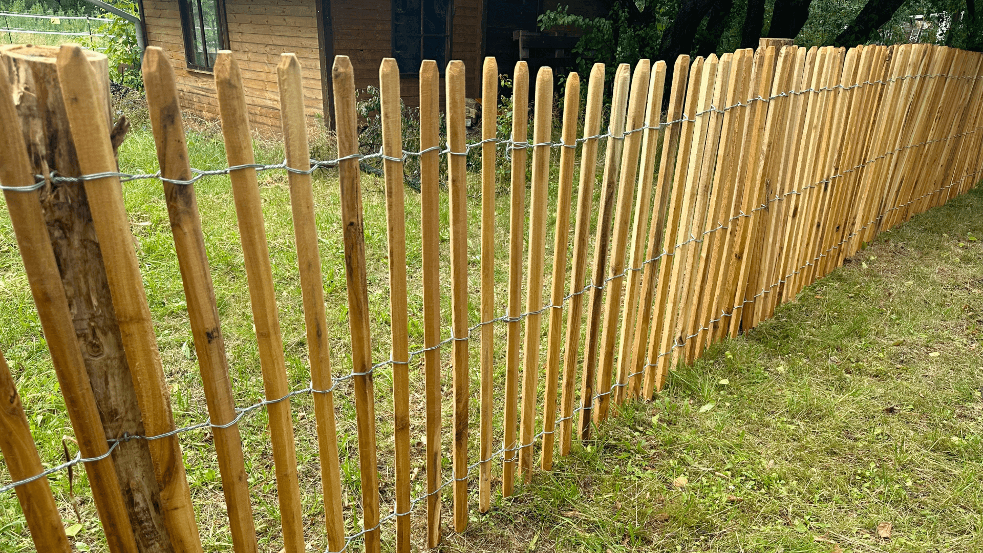Rollzaun aus Robinienholz