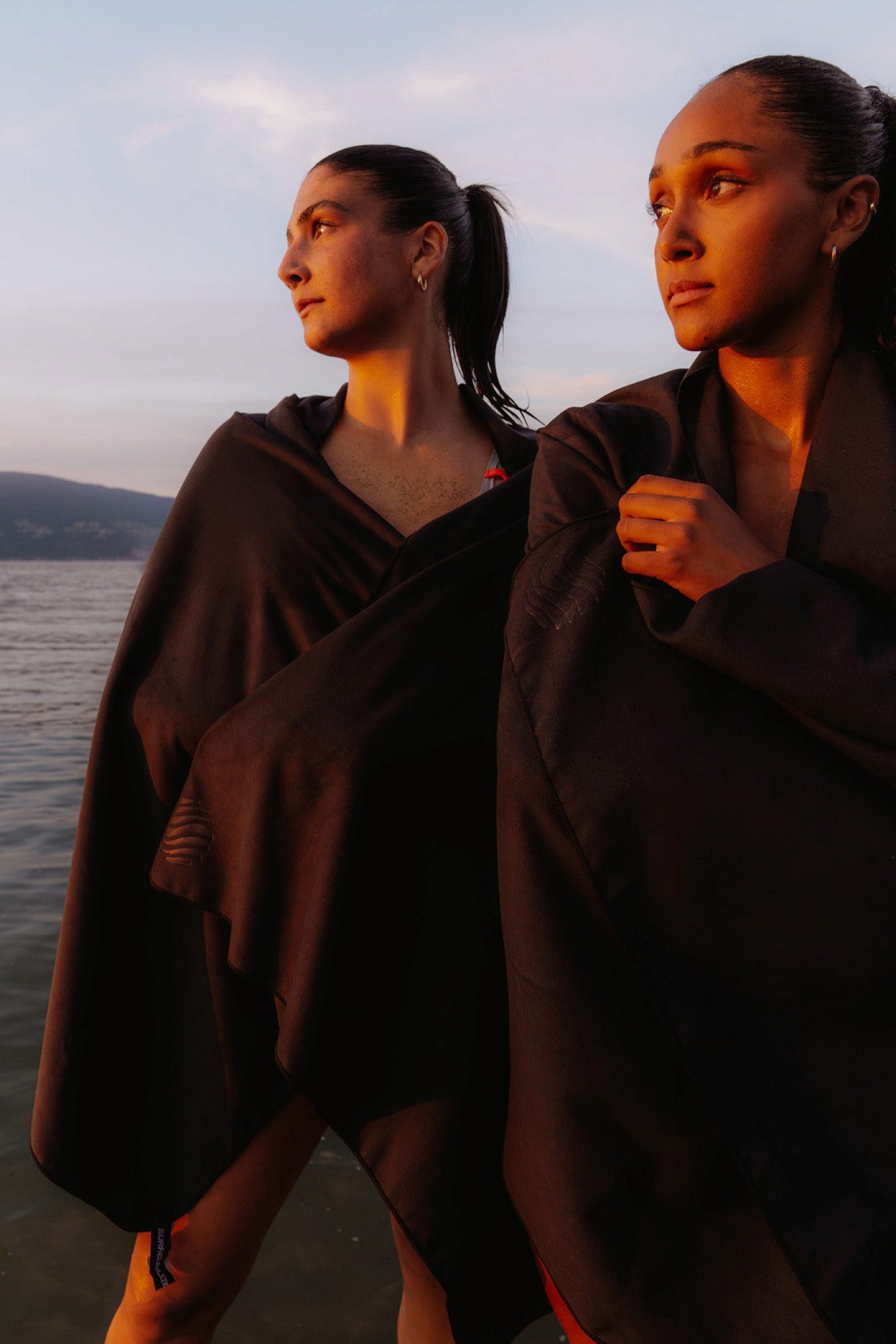 Ultralight Beach Towel Hero Shot 02