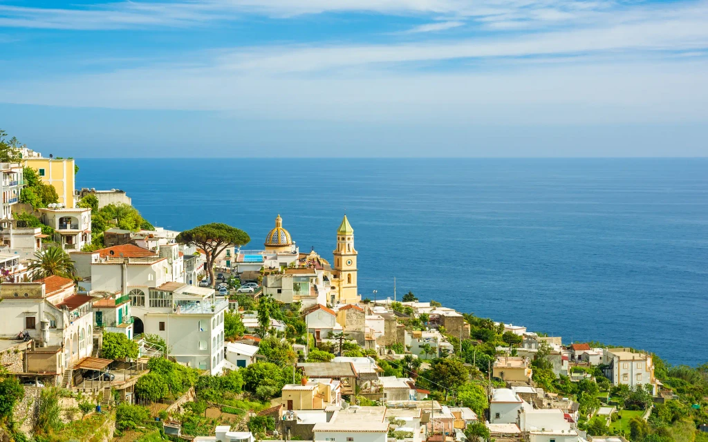 Du bor i den herlige byen Praiano på Amalfikysten | Expa Travel