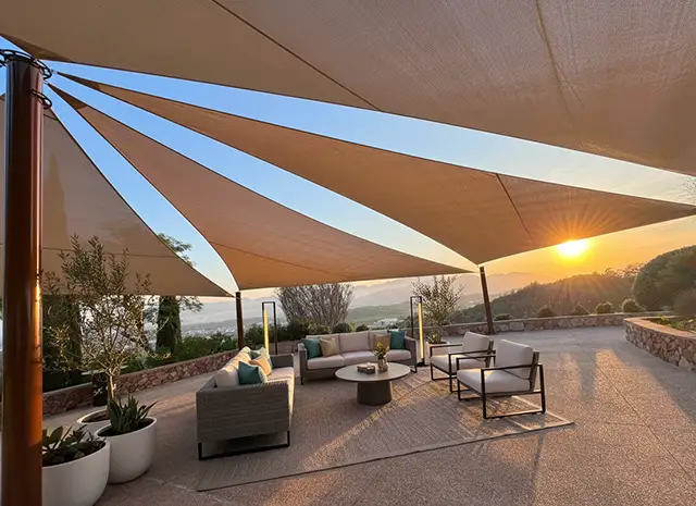 espacio de relax con velas de sombra