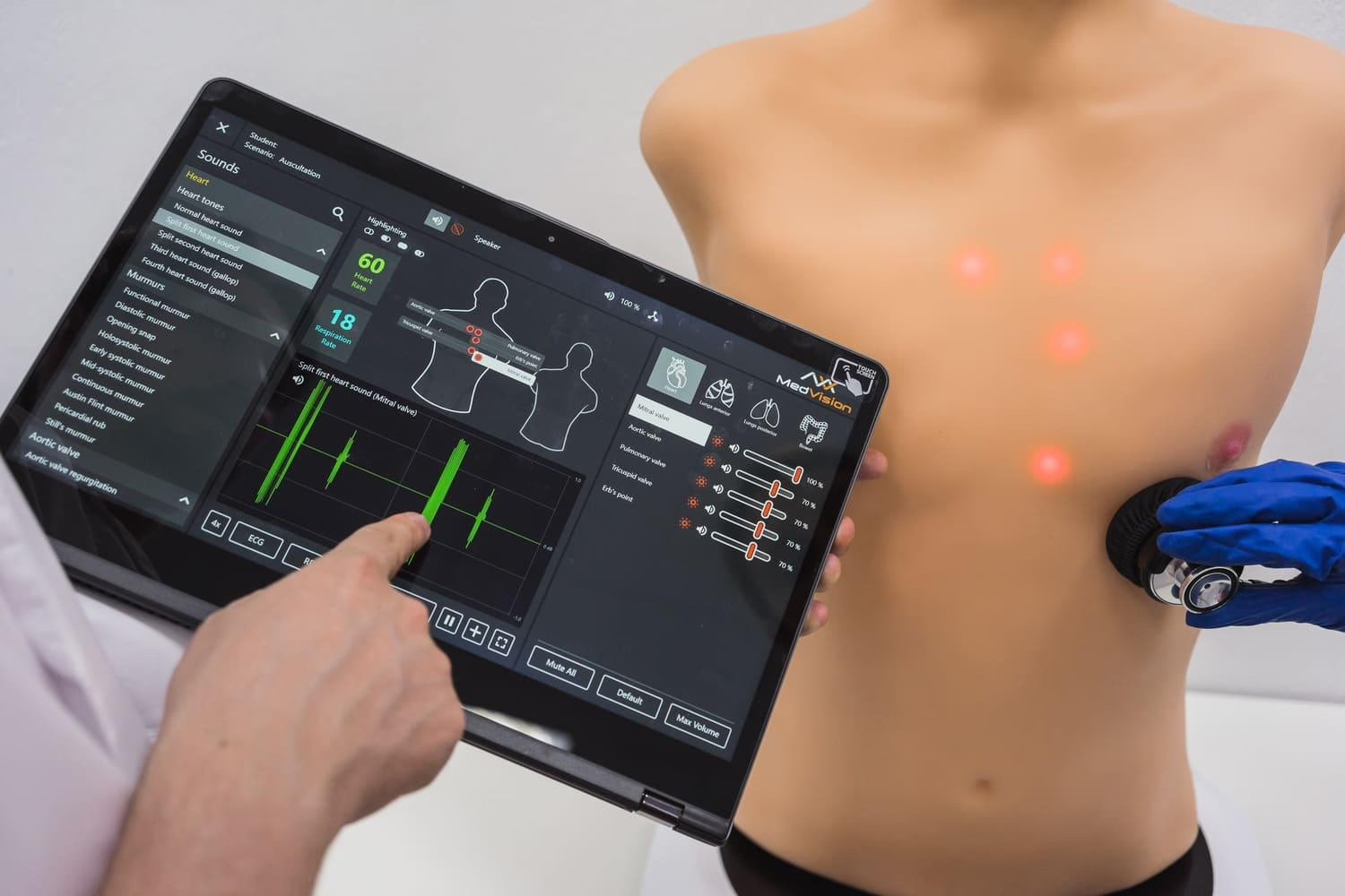 Cardiac Manikin generates readings in real time