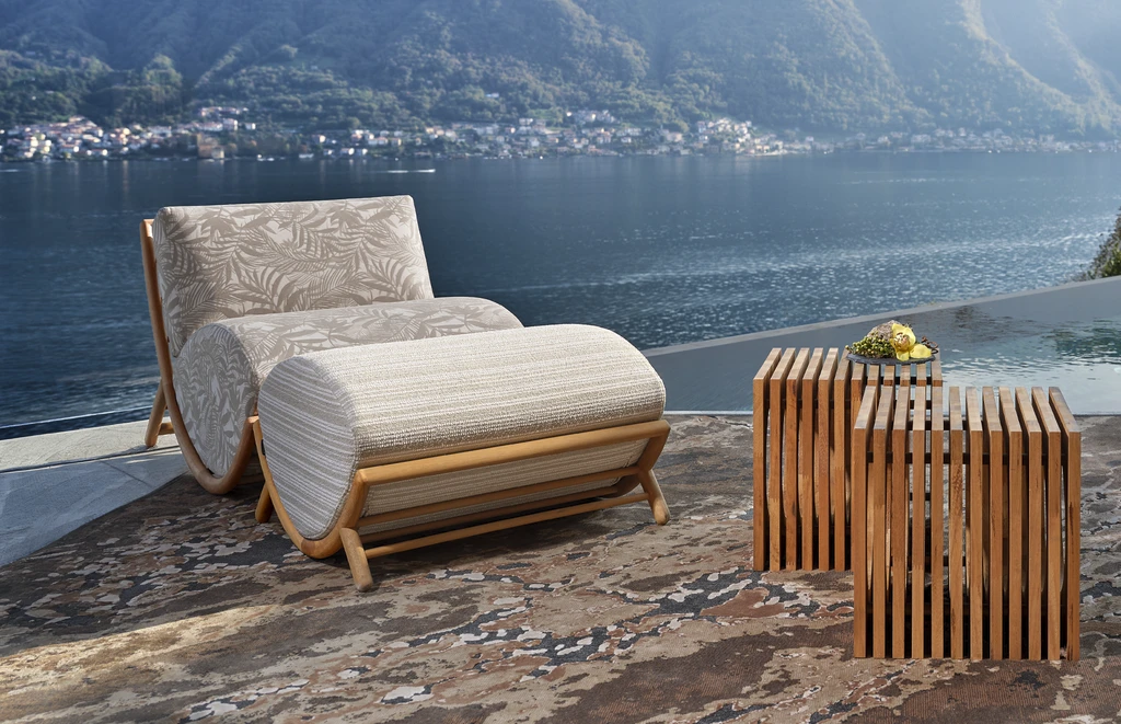 Footrest for outdoor armchair in iroko
