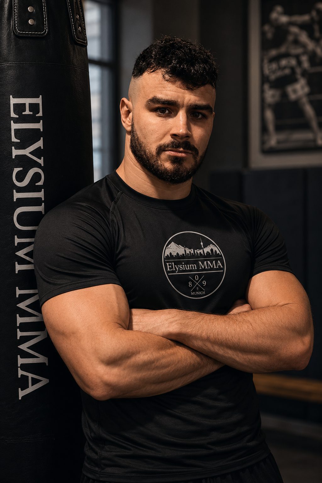 Trainer Sascha von Elysium MMA München im Gym