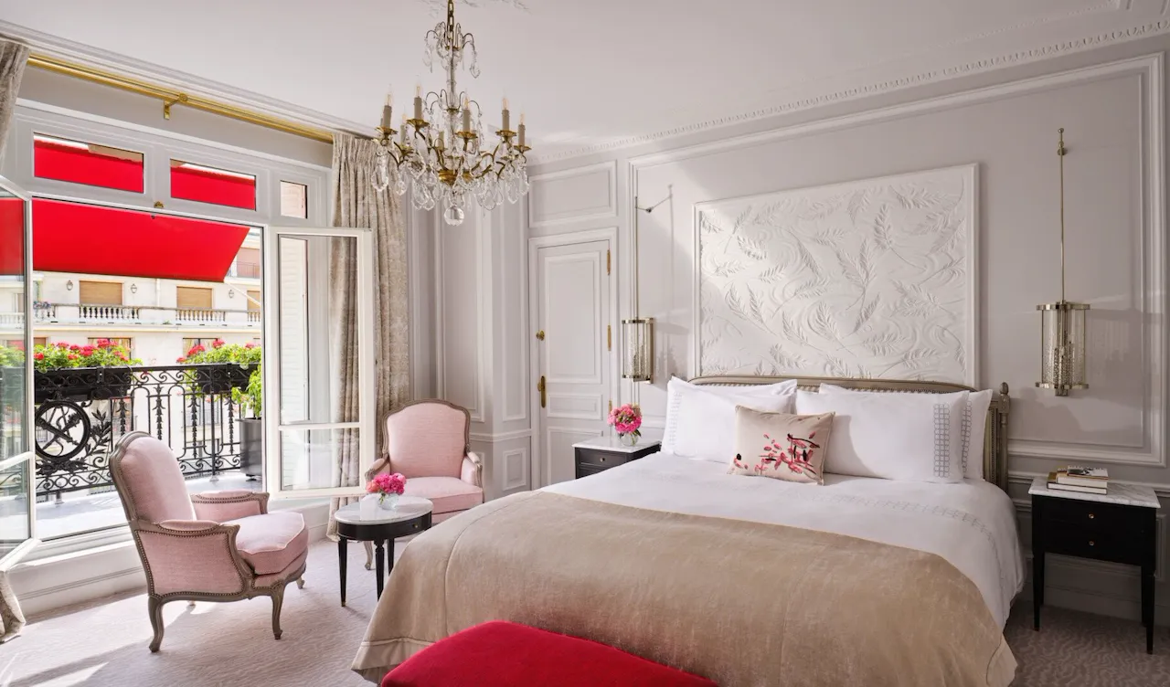 Prestige Suite, Avenue Montaigne View with Balcony