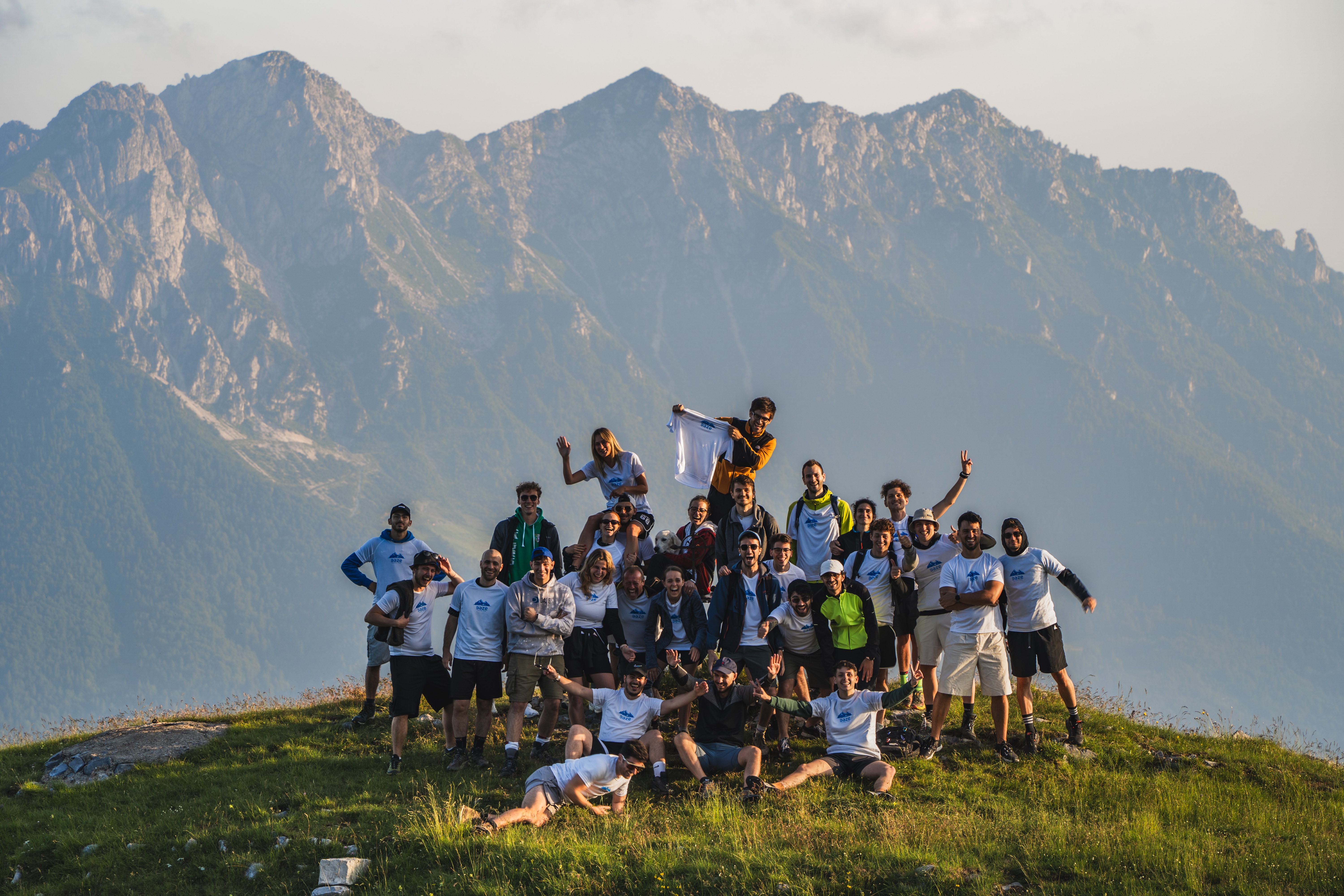 team-daze-in-montagna