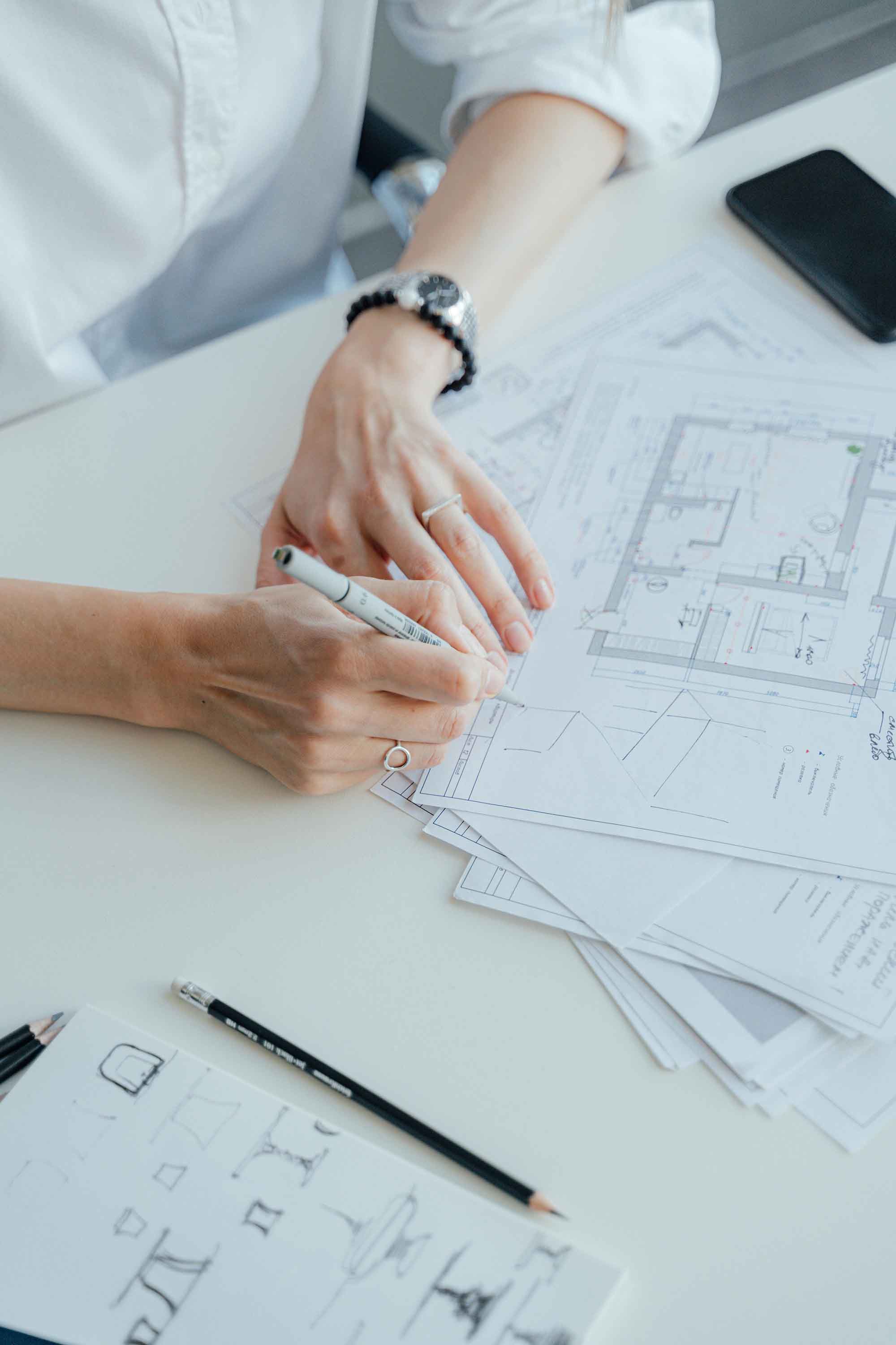 Projektowanie wnętrz Krosno – rysunki i koncepcje, funkcjonalne układy, dobór materiałów. BudBrokers wykończenia wnętrz, aranżacje pod klucz.