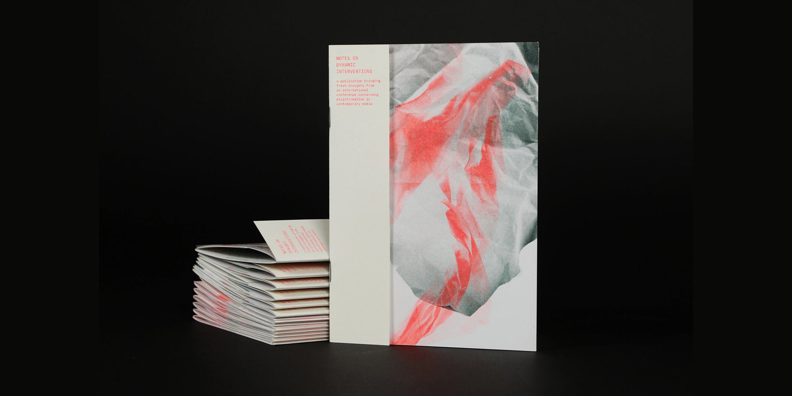 Notes of Dynamic Interventions booklets printed with risograph.