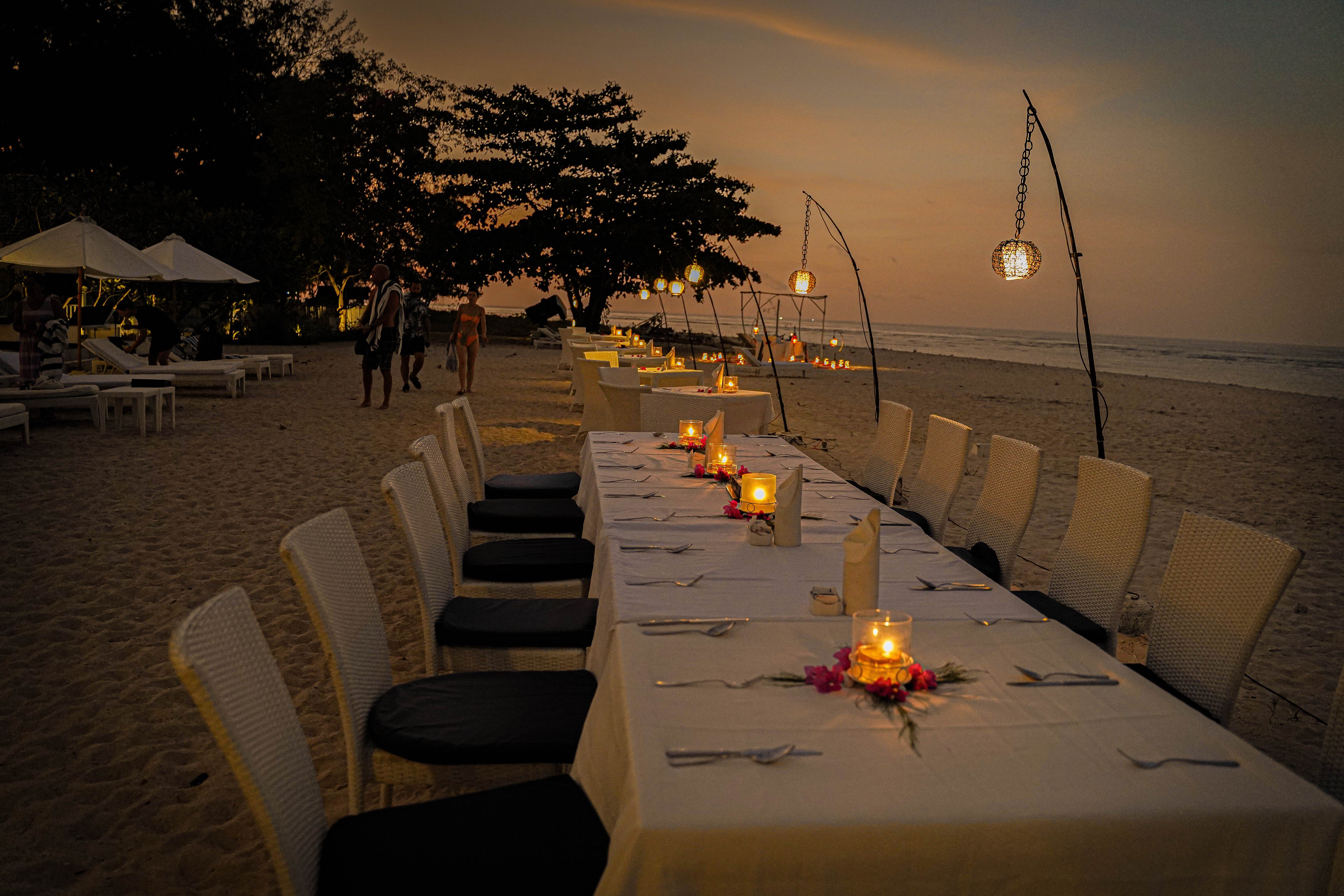 Beachside Dining