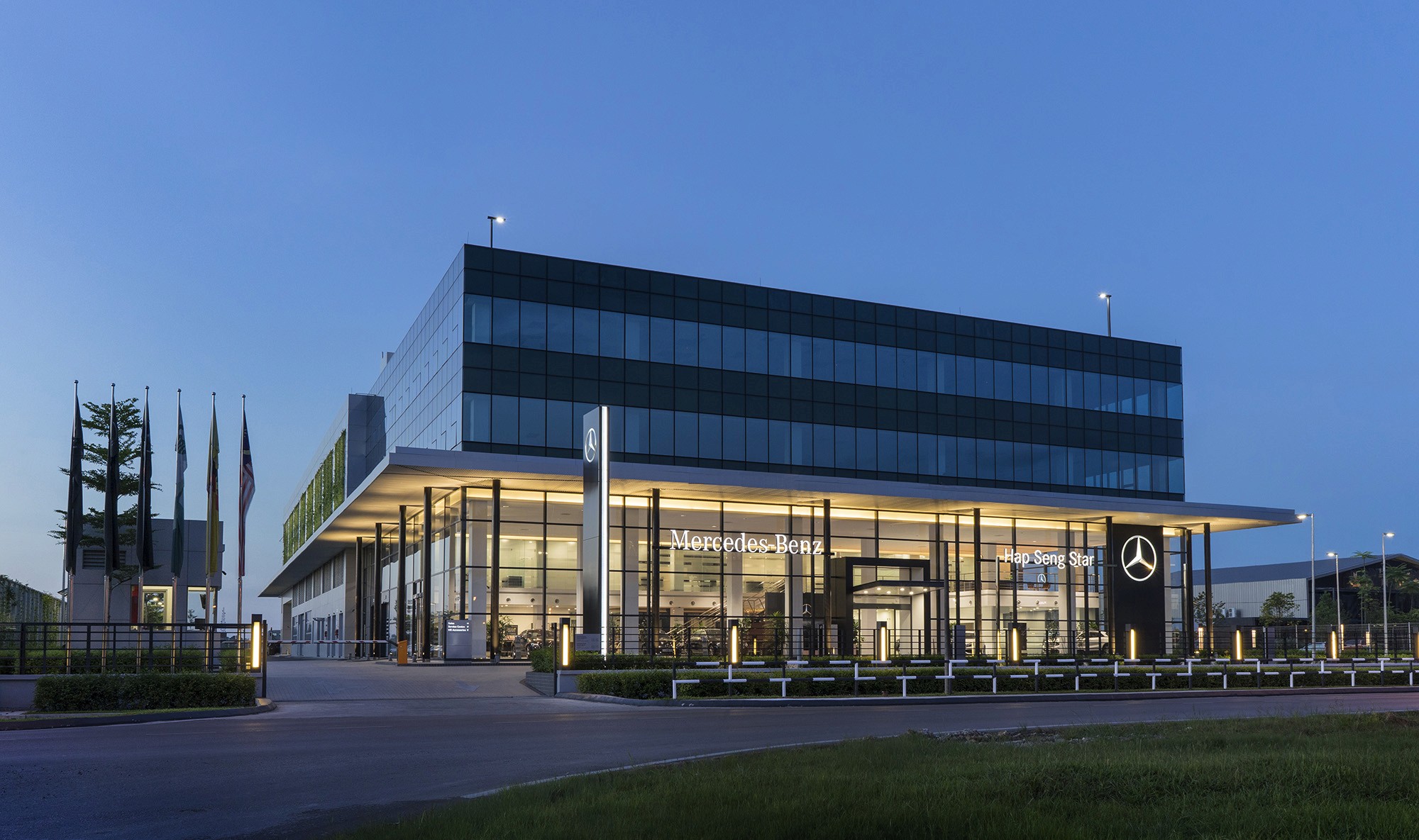 Exterior view of Mercedes-Benz Kuching architectural project by Asima Architects