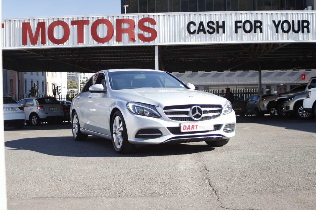 A view of the top of the eiffel tower
