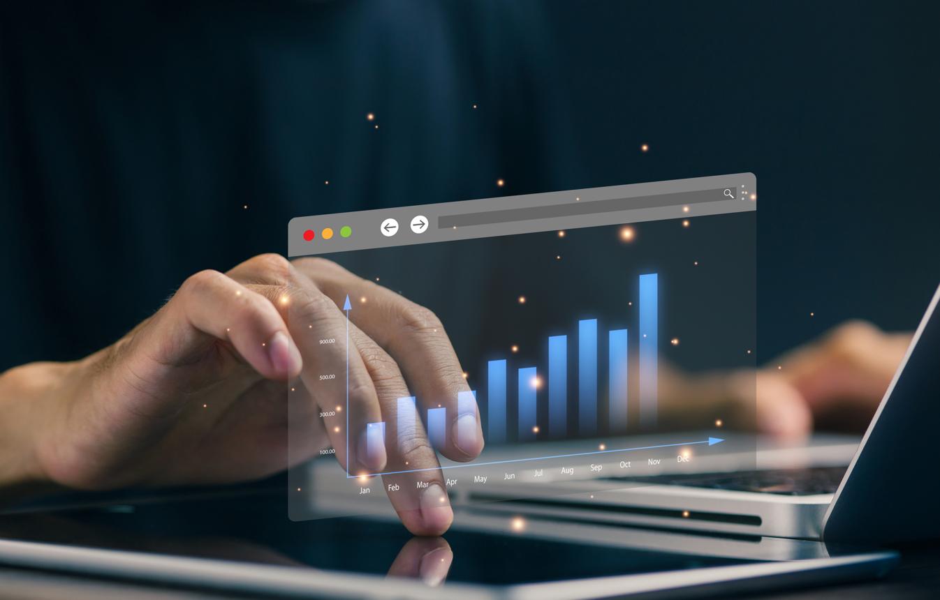 SaaS analytics dashboard showing improving Net Revenue Retention growth trend