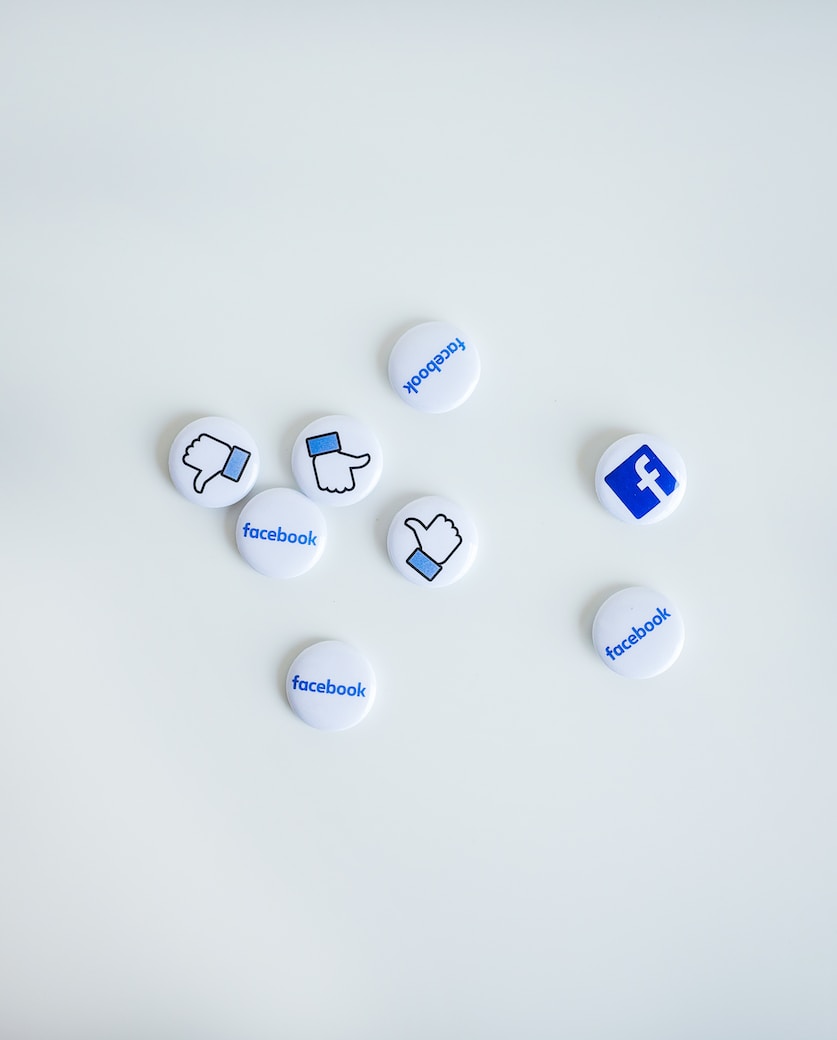 beads of social media icons