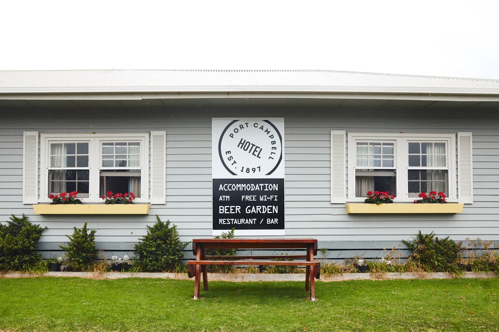 Port campbell hotel story